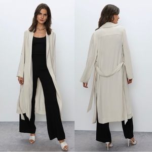 Aritzia Babaton Kahlo Bone Robe jacket size small